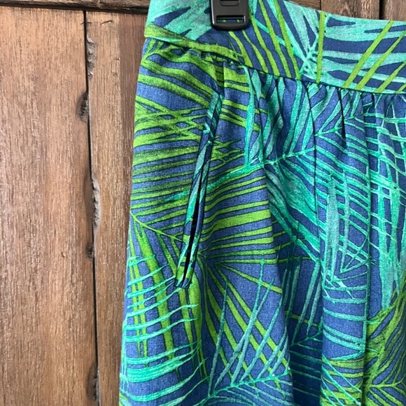 Banana Republic Tropical Leaves Linen Blend Mini Skirt Mythic Blue Size 4 EUC - Picture 4 of 8